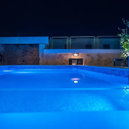 Private Sapphiros Villa *